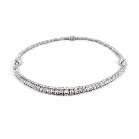 Collier in Weissgold mit Brillanten, vorne 2 Reihen im Verlauf